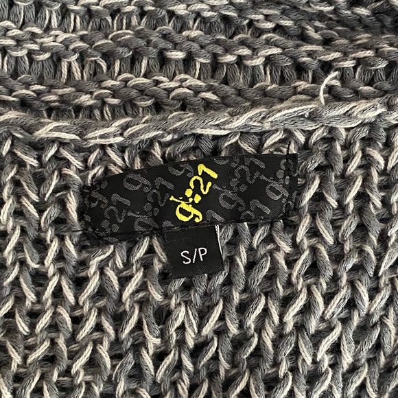 Cute knit sweater. g:21 brand. - Picture 5 of 6